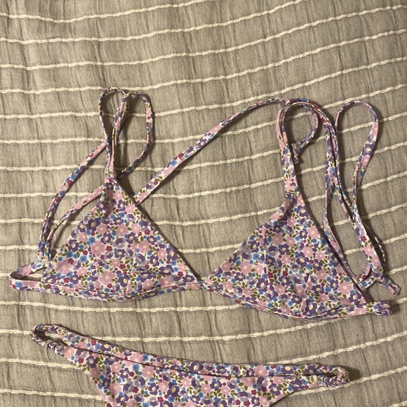 Lavender floral Kuhlani Kini - Picture 4 of 6